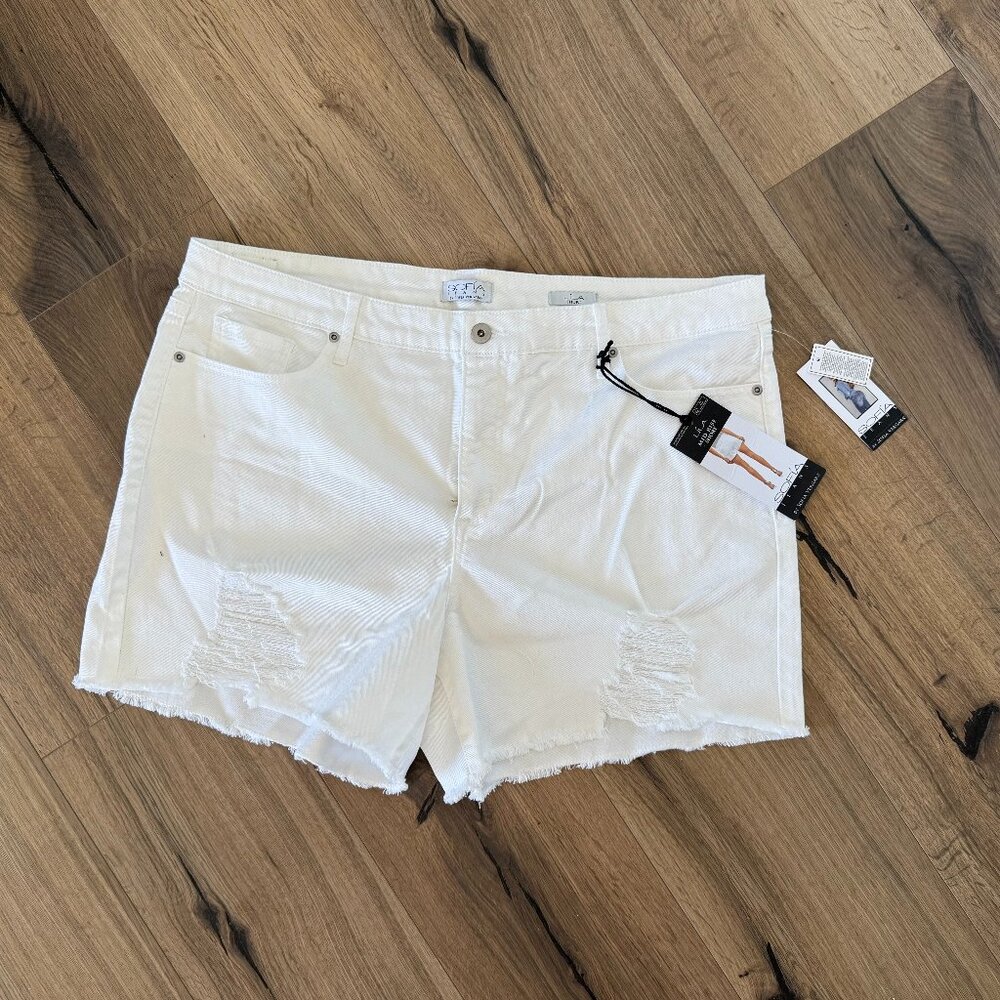 Sofia Jeans White Distressed Denim Shorts - NWT - 18